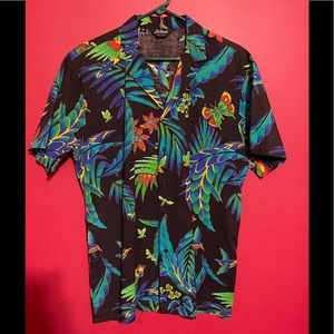 Tropical button up! Relaxed fit. Size: M.
